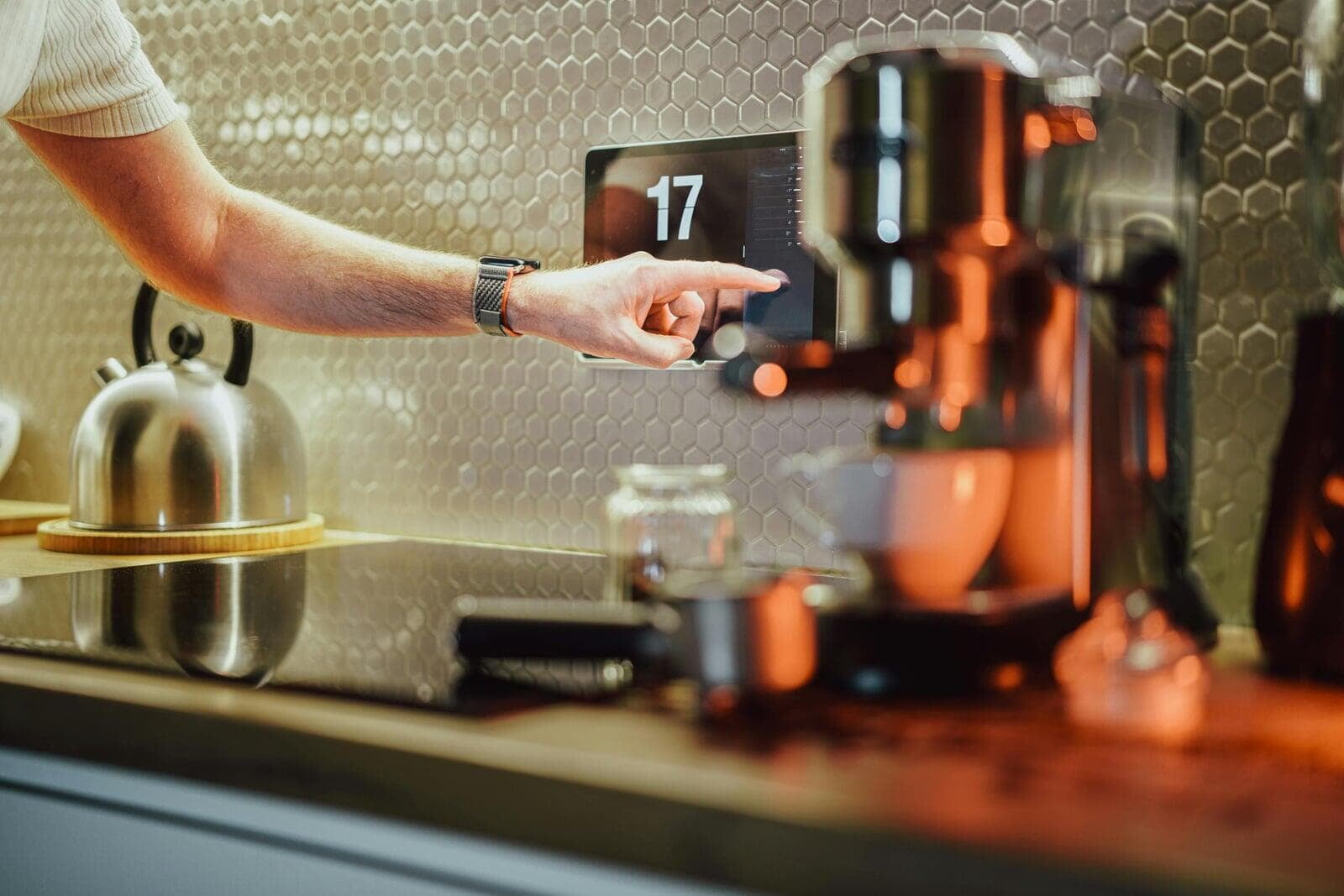 Interfaces Homme-Machine : La Fusion de l'Homme et de la Technologie